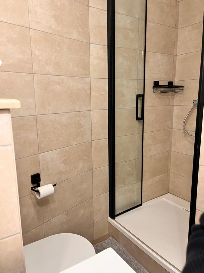 Appartement 2 Chambres Avec Parking Pontarlier Bagian luar foto